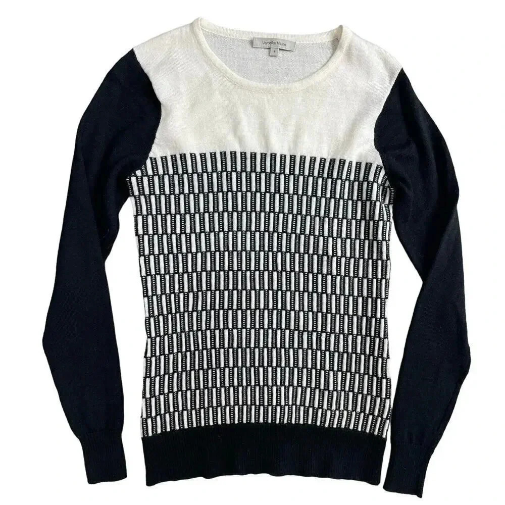 Veronika Maine long sleeve knit sweater. Size small